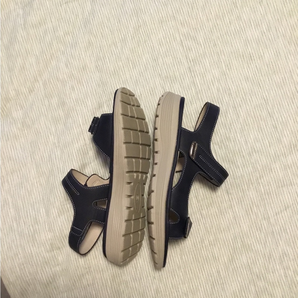 Skechers Navy and Tan Adjustable Strap Sandals - Picture 4 of 5